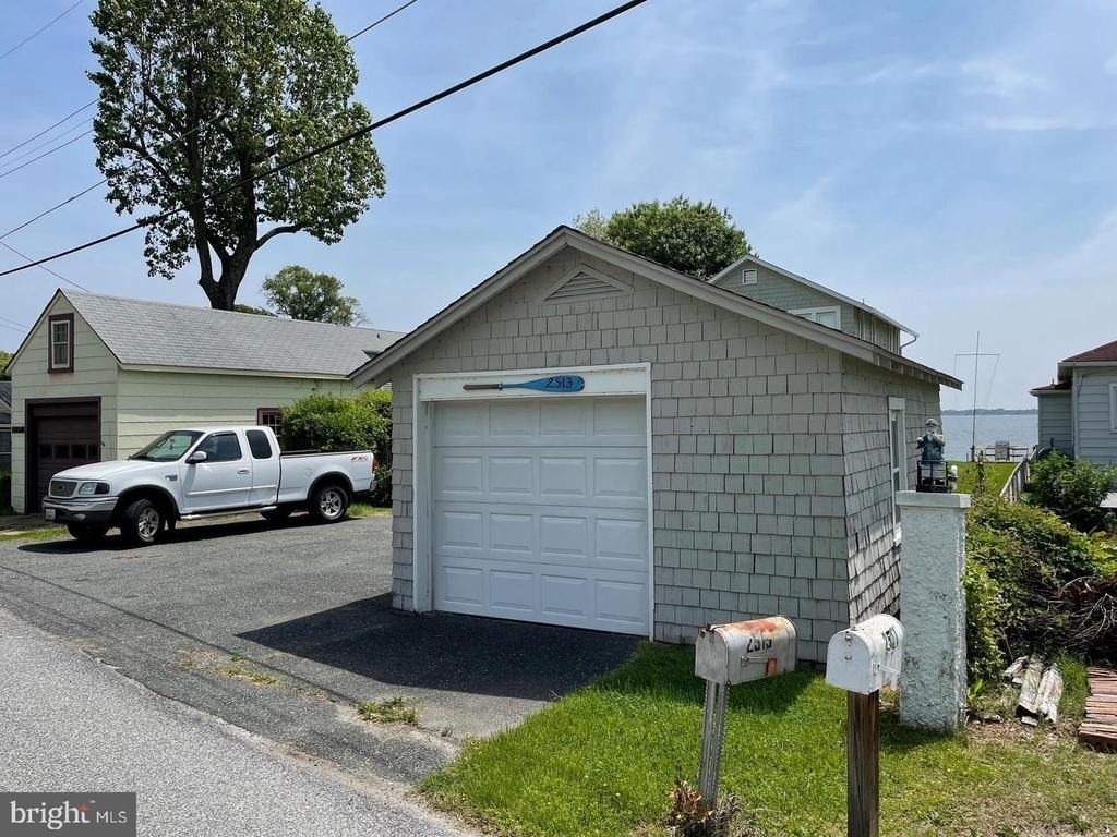 2513 Barrison Point Road - Photo 3