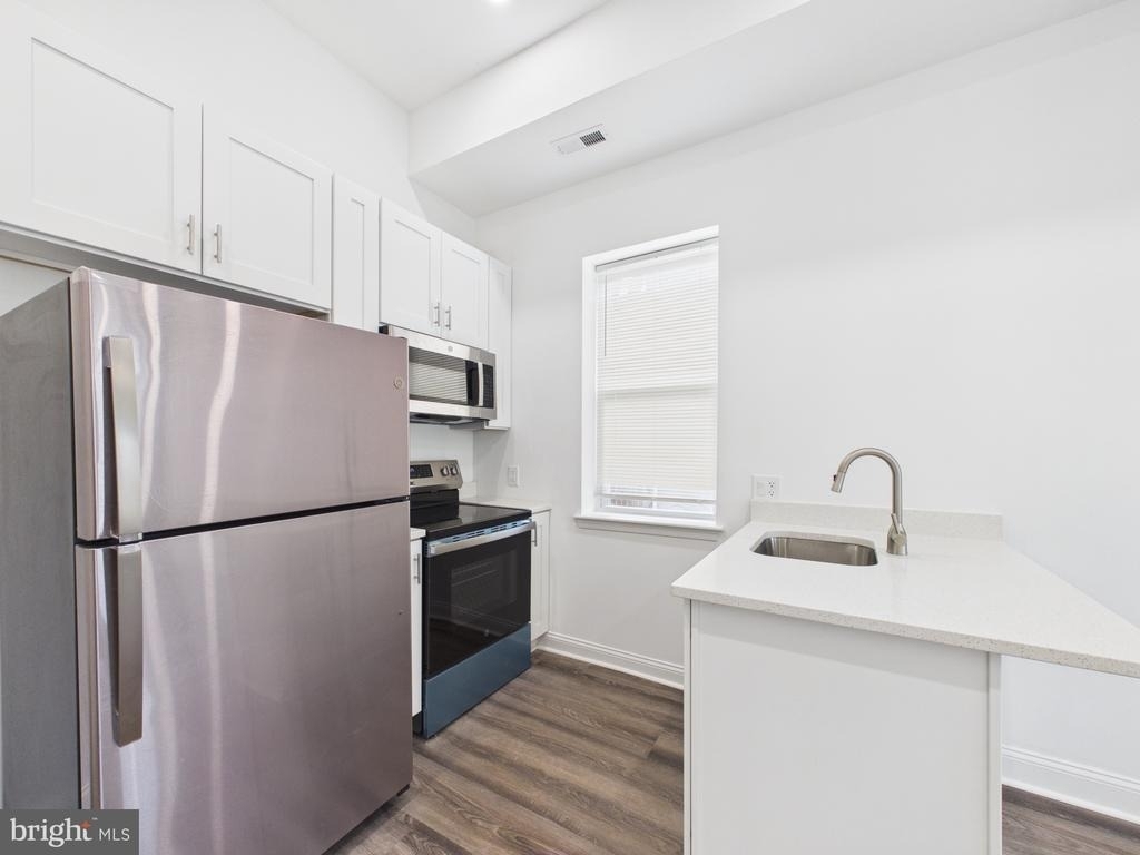 1315 Harlem Avenue - Photo 4