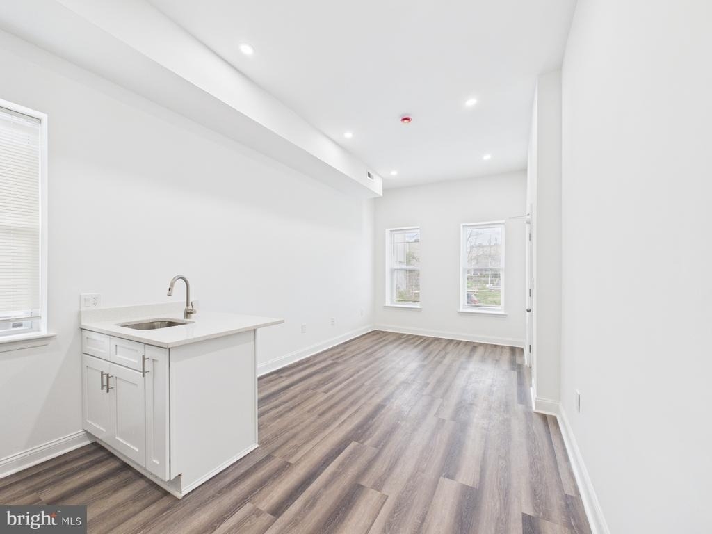1315 Harlem Avenue - Photo 3