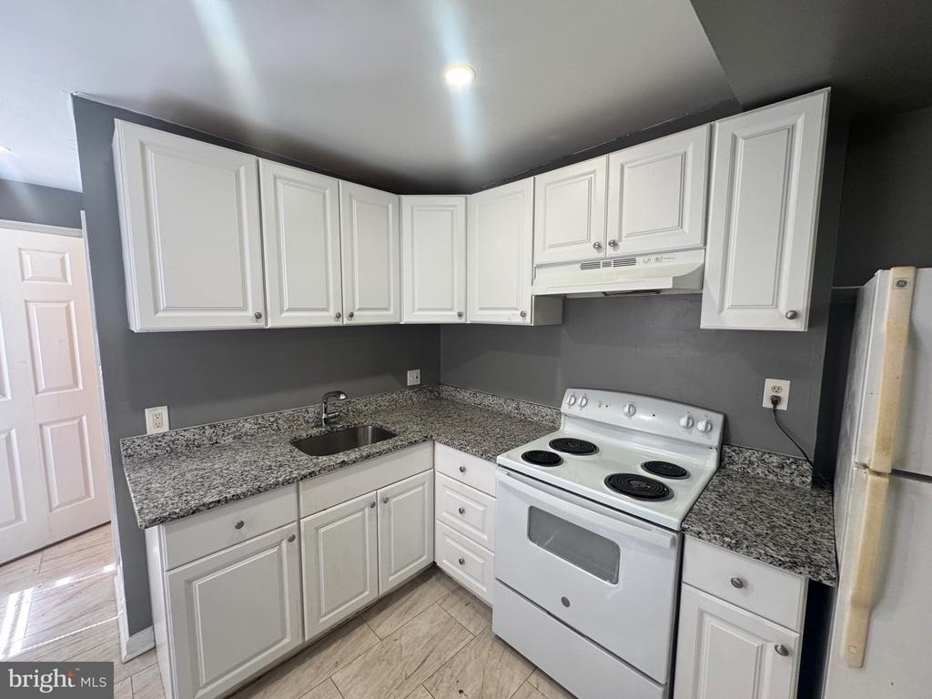 1108 N Bond Street - Photo 4