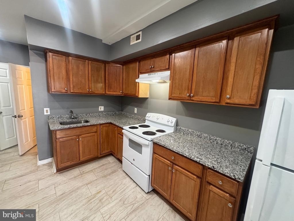 1108 N Bond Street - Photo 10