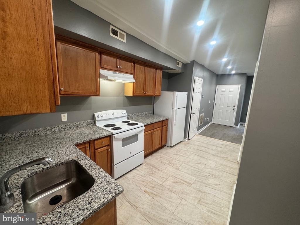 1108 N Bond Street - Photo 12