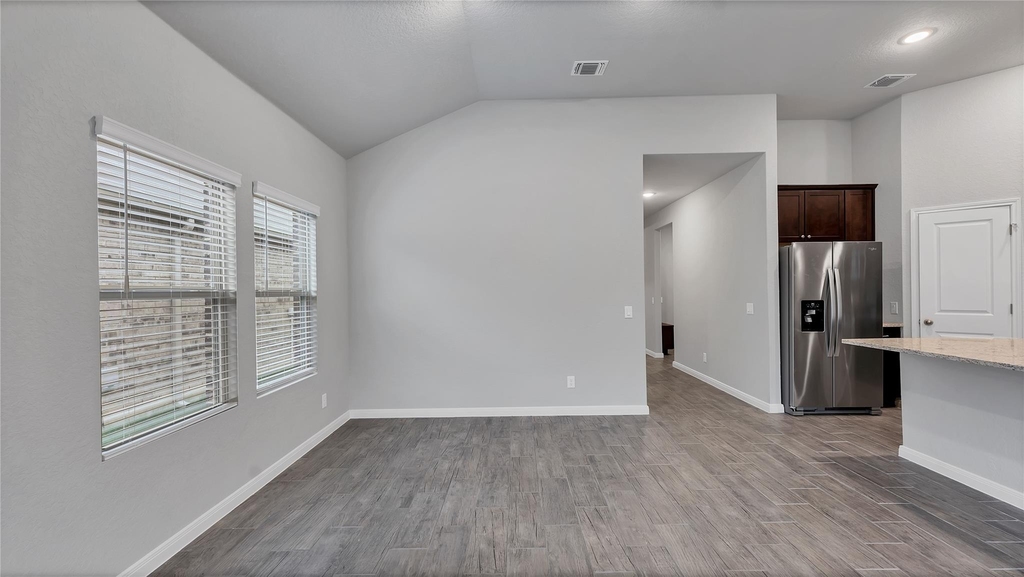 1941 Colonial Ave Ave - Photo 9