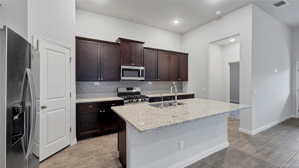 1941 Colonial Ave Ave - Photo 3