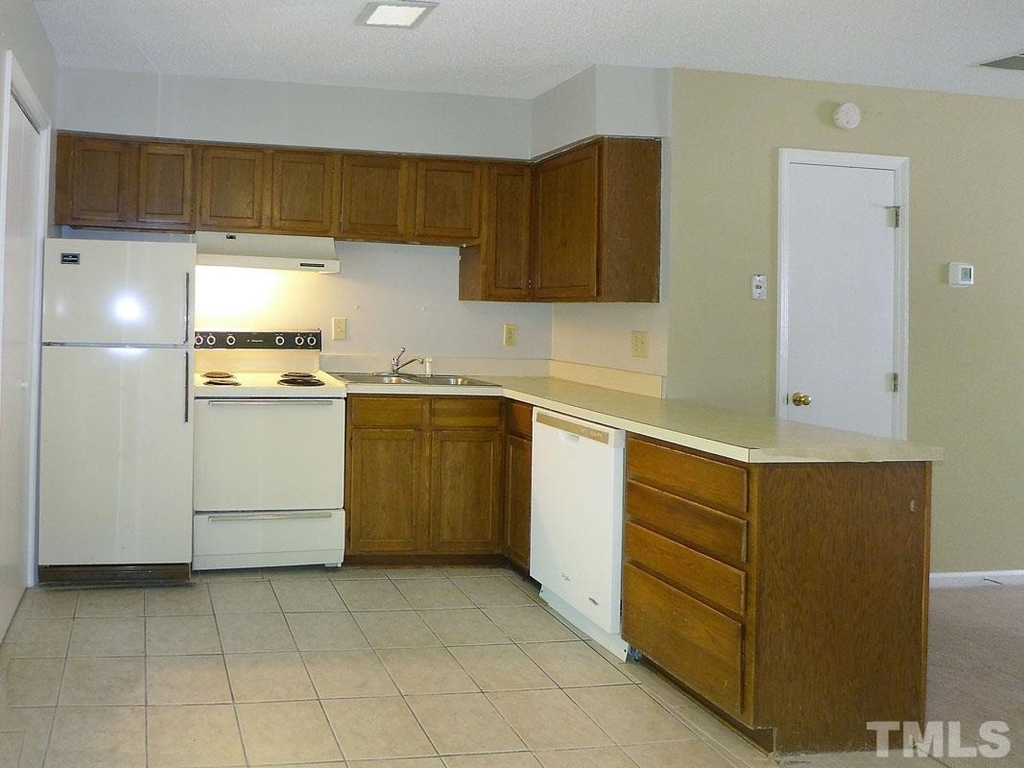 138 Marlowe Court - Photo 5