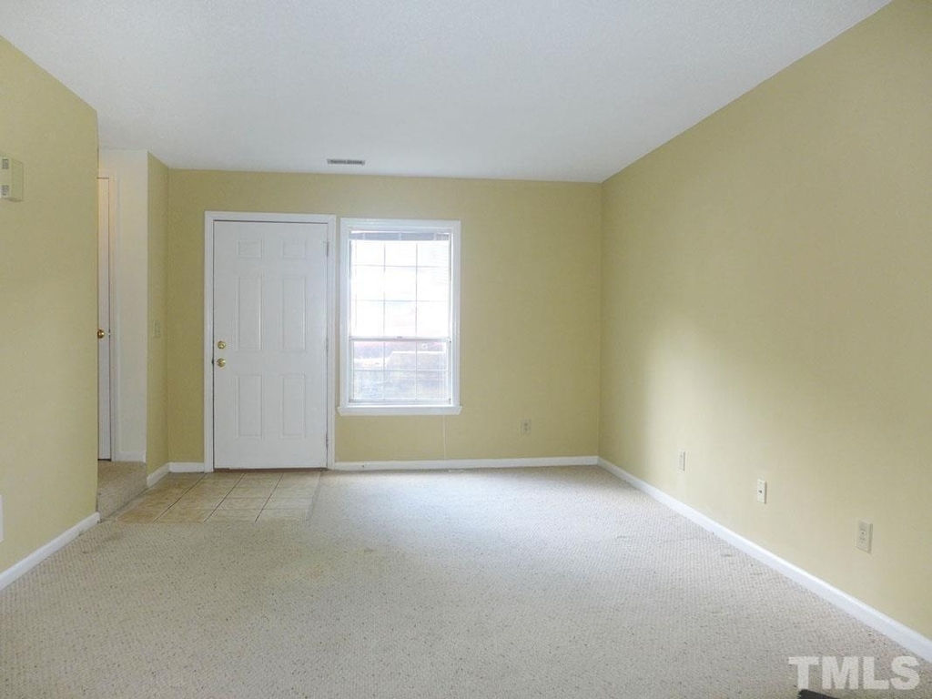 138 Marlowe Court - Photo 3