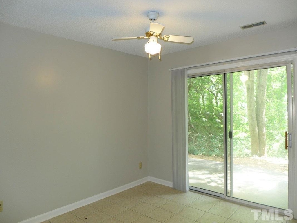 138 Marlowe Court - Photo 8