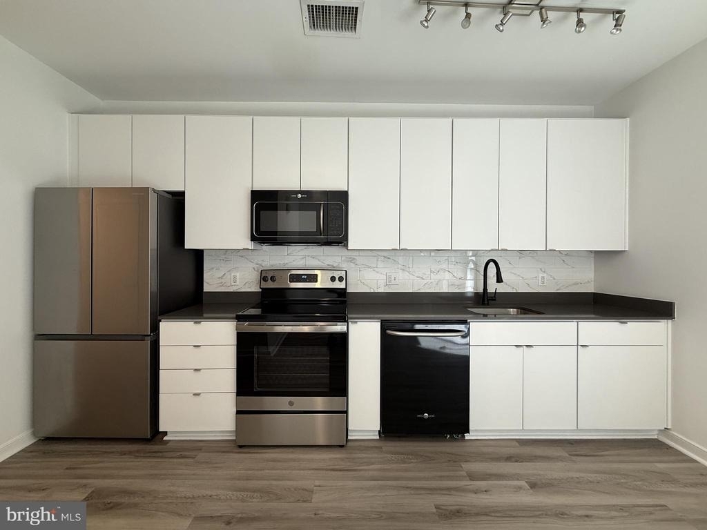 1250 9th Street Nw - Photo 2