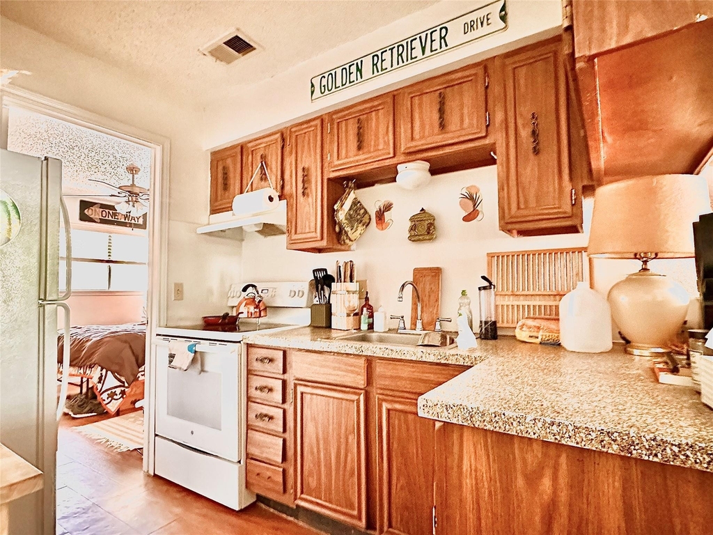 2801 Hemphill Park - Photo 1