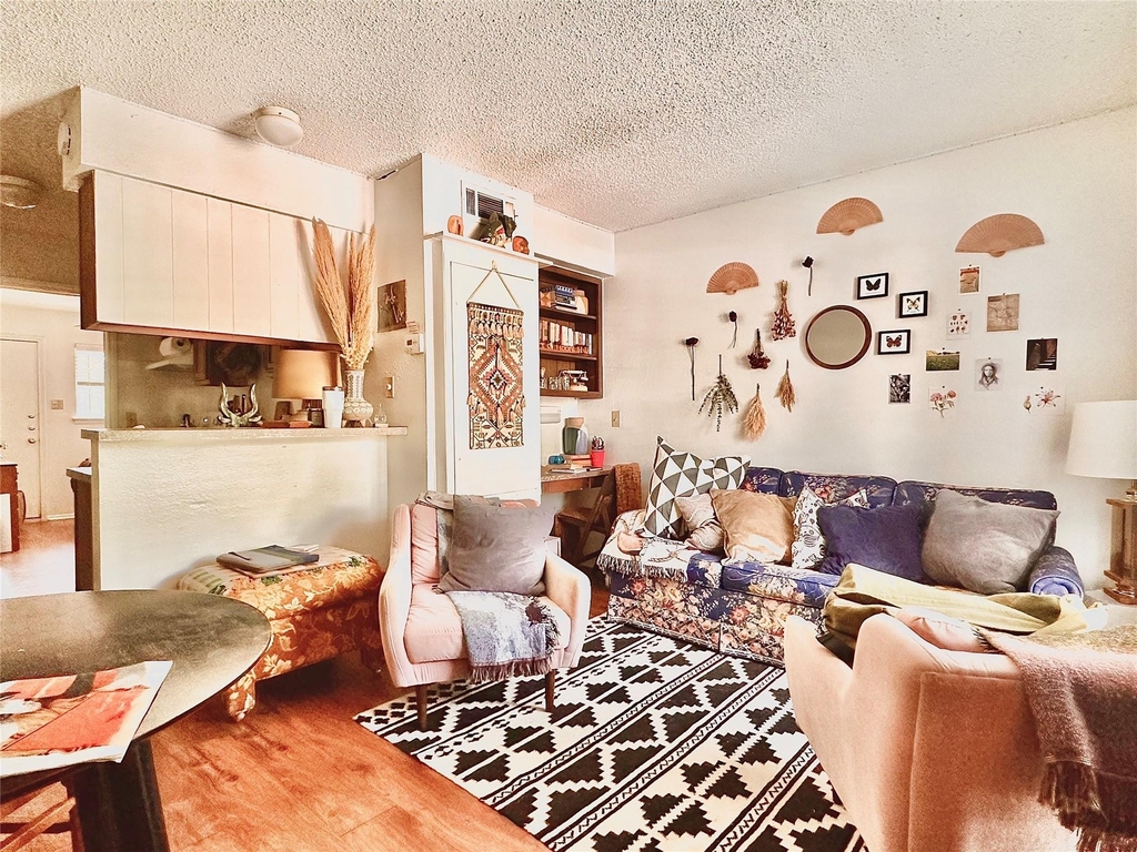 2801 Hemphill Park - Photo 2