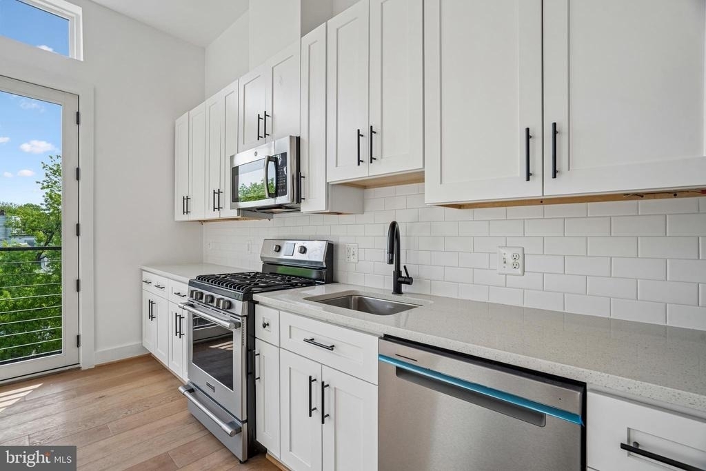 4308 Georgia Avenue Nw - Photo 8