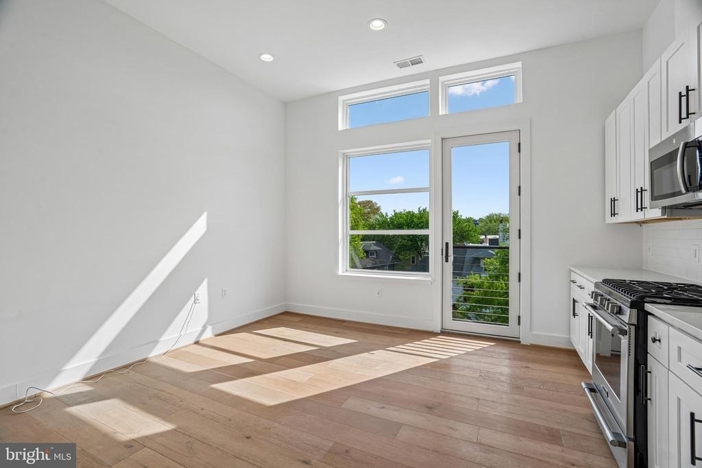 4308 Georgia Avenue Nw - Photo 7