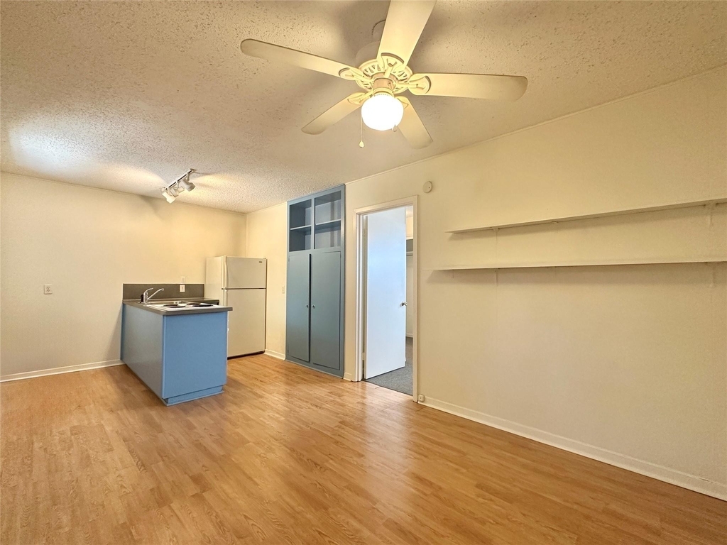 2711 Hemphill Park - Photo 1