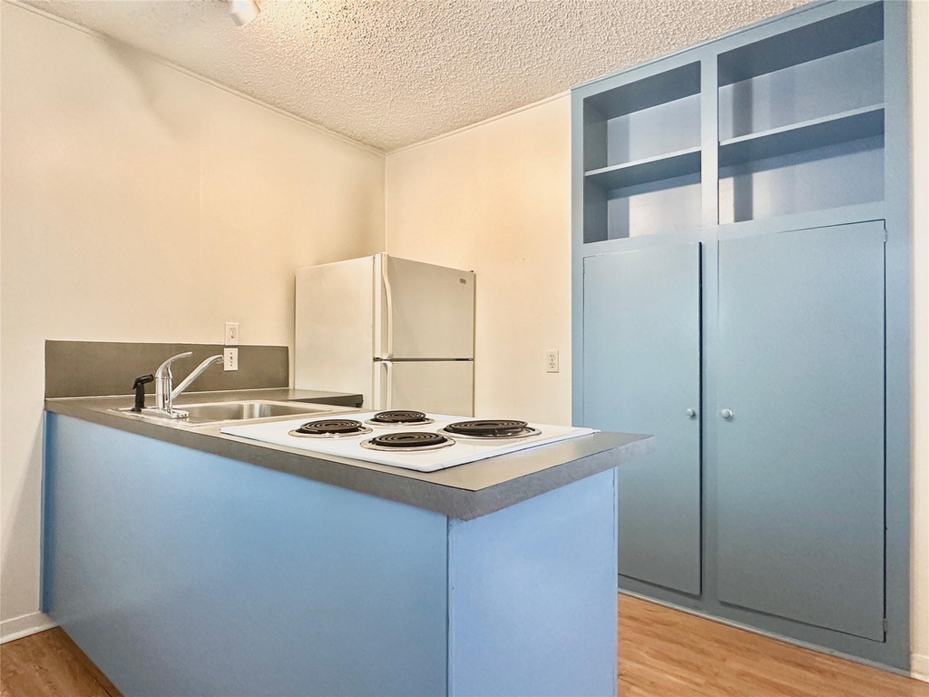 2711 Hemphill Park - Photo 3