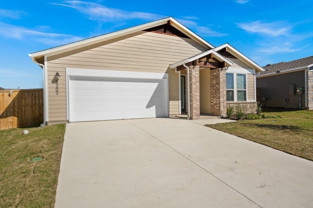 8202 Dampton Ln - Photo 1