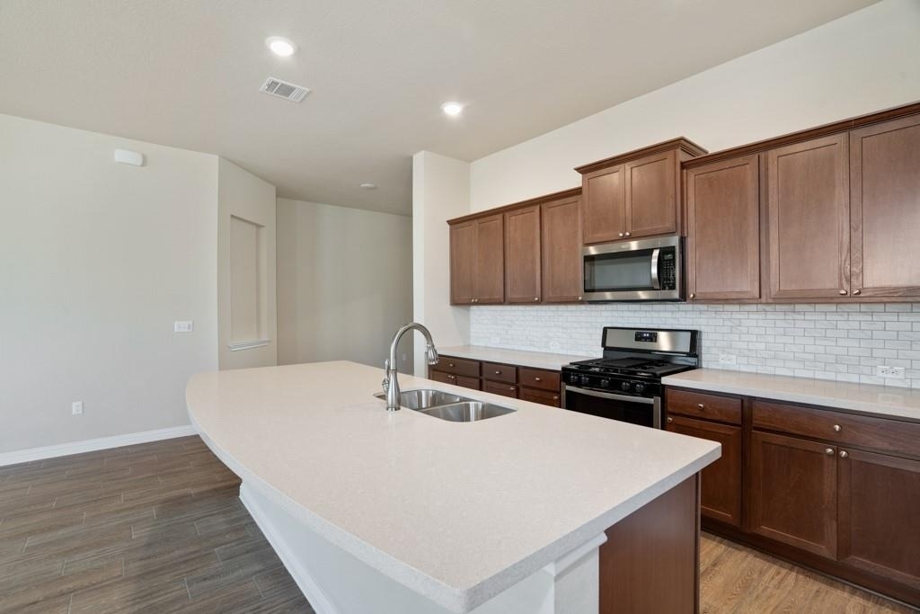 8202 Dampton Ln - Photo 6