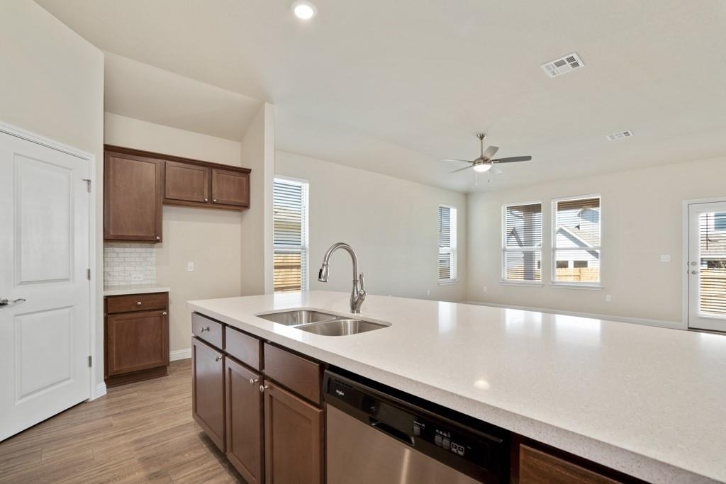 8202 Dampton Ln - Photo 7