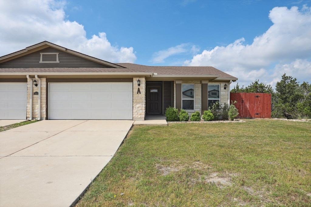 20111 Travis Dr - Photo 1