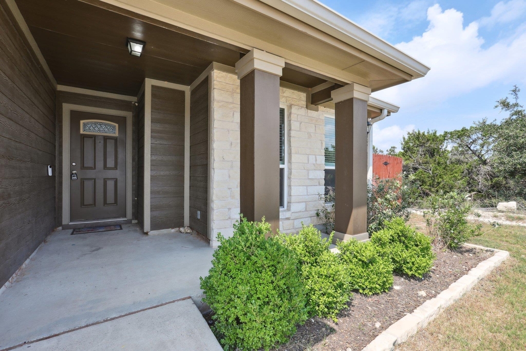 20111 Travis Dr - Photo 3