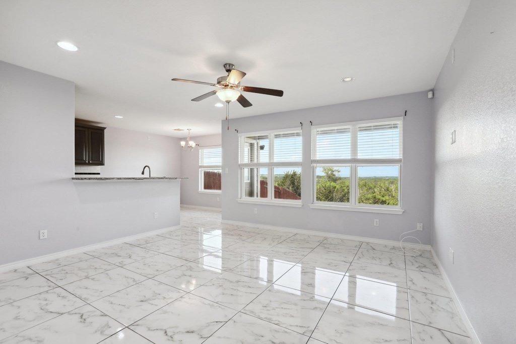 20111 Travis Dr - Photo 4
