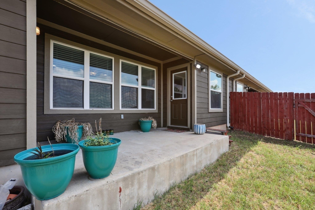 20111 Travis Dr - Photo 24