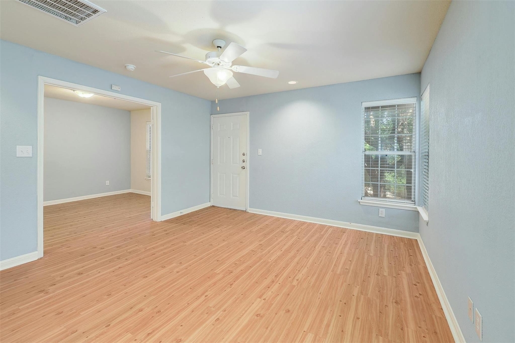 7685 Northcross Dr - Photo 8