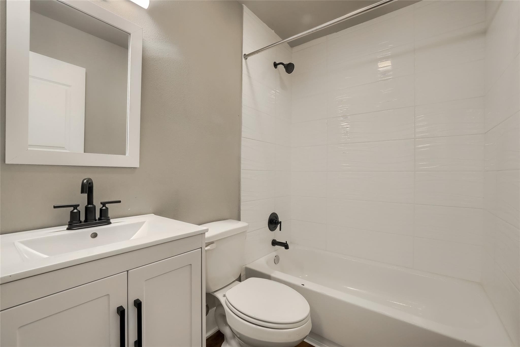 5909 Lago Vista Way D - Photo 21