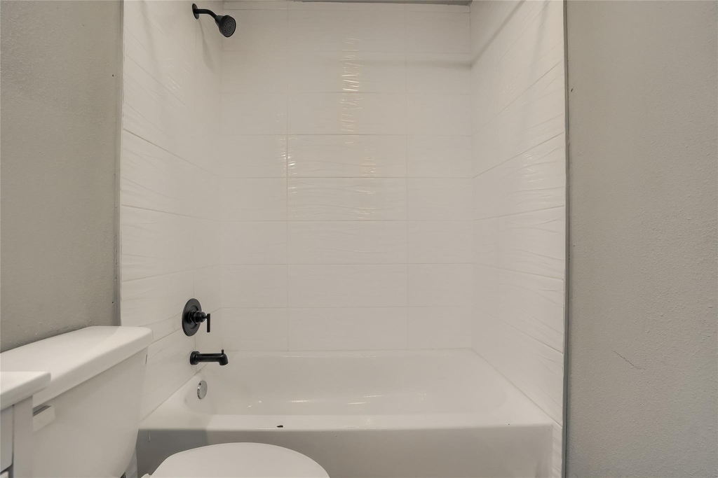 5909 Lago Vista Way D - Photo 22