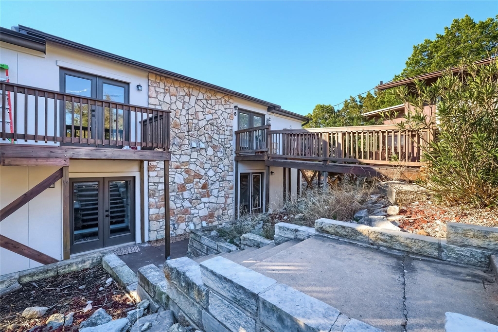 5909 Lago Vista Way D - Photo 1