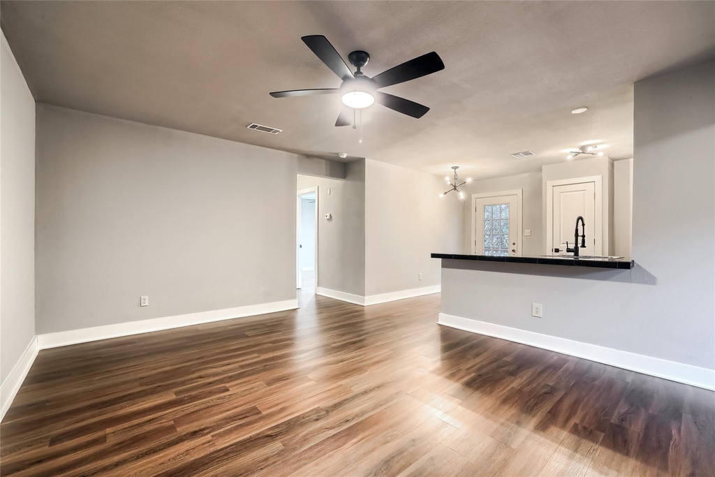 5909 Lago Vista Way D - Photo 10