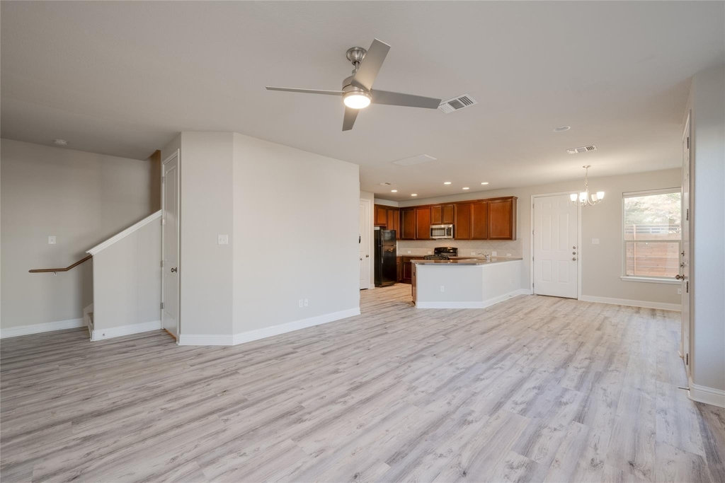 5701 Cougar Dr - Photo 3