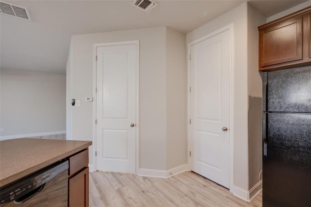 5701 Cougar Dr - Photo 8