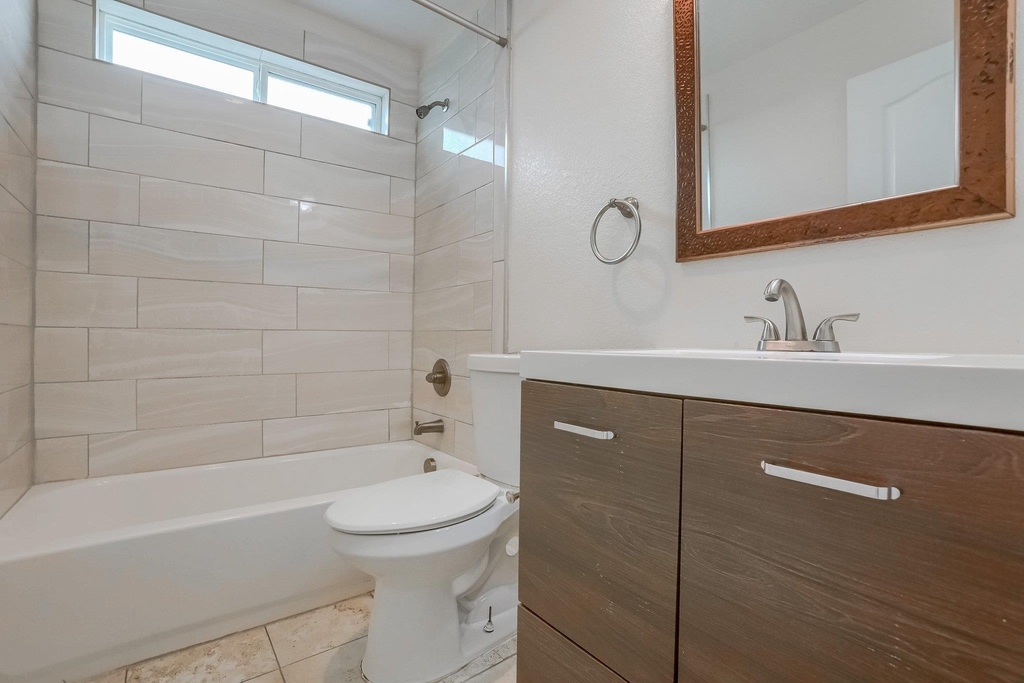 20111 Travis Dr - Photo 18