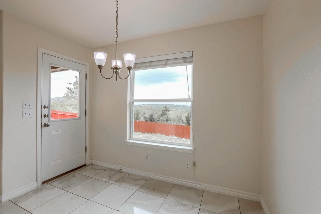20111 Travis Dr - Photo 9