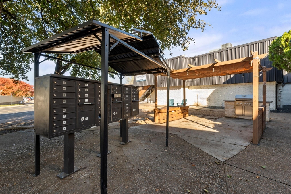 1720 Wooten Park Dr - Photo 18