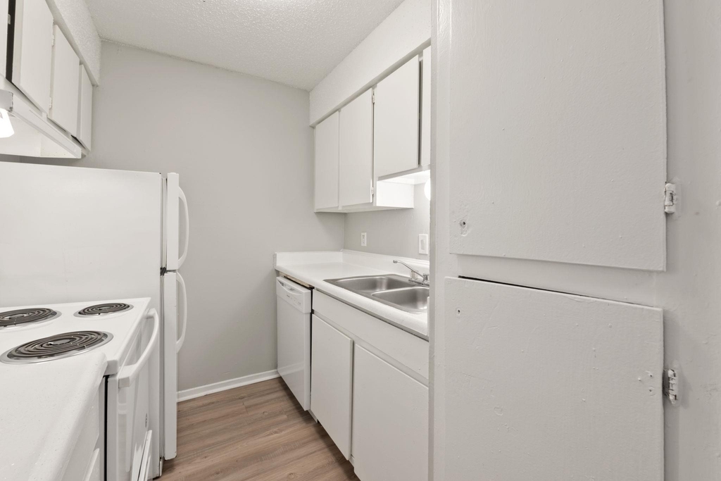 1720 Wooten Park Dr - Photo 7