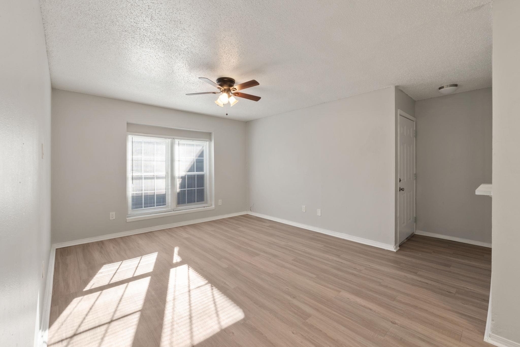 1720 Wooten Park Dr - Photo 3