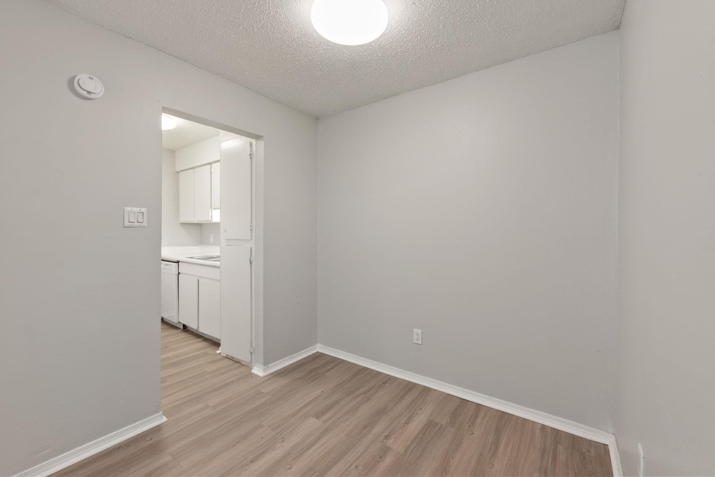1720 Wooten Park Dr - Photo 4