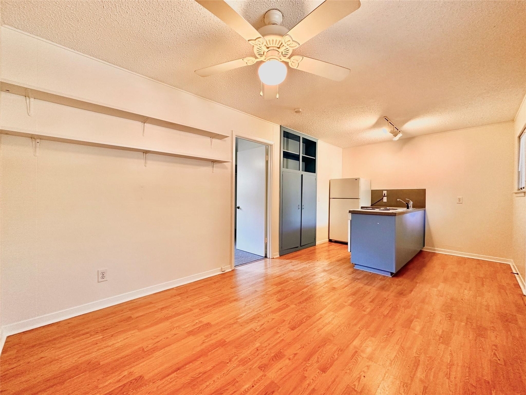 2721 Hemphill Park - Photo 0