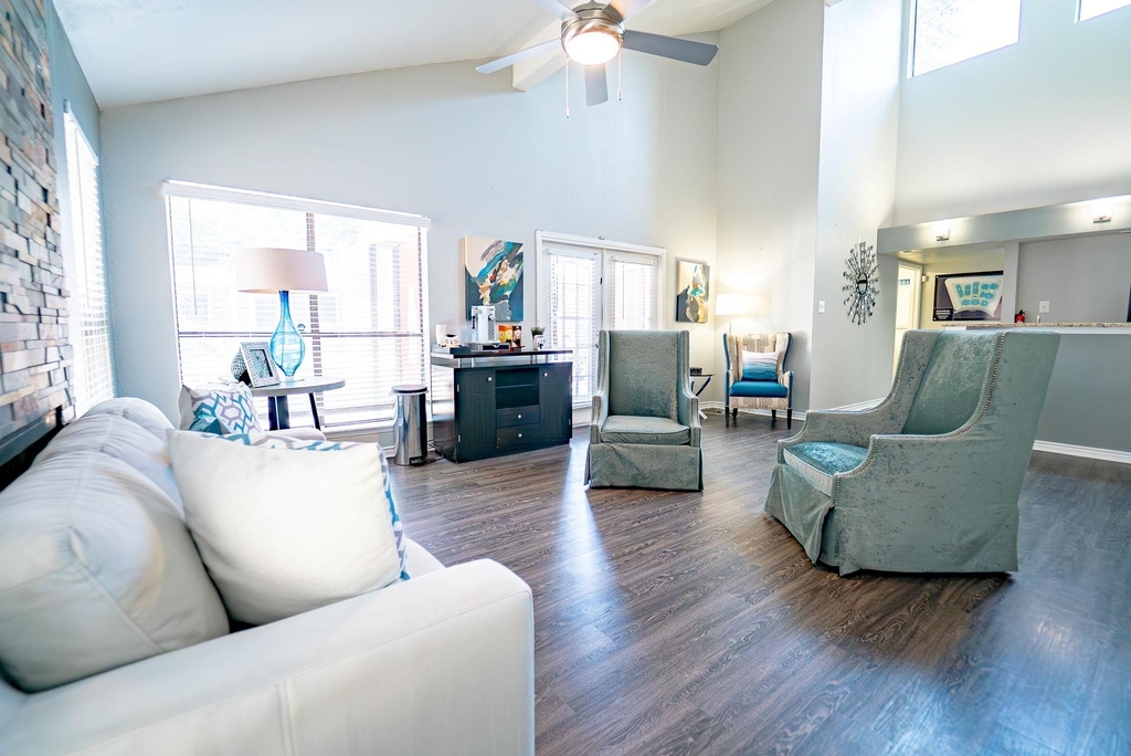 12300 Hymeadow Dr - Photo 3