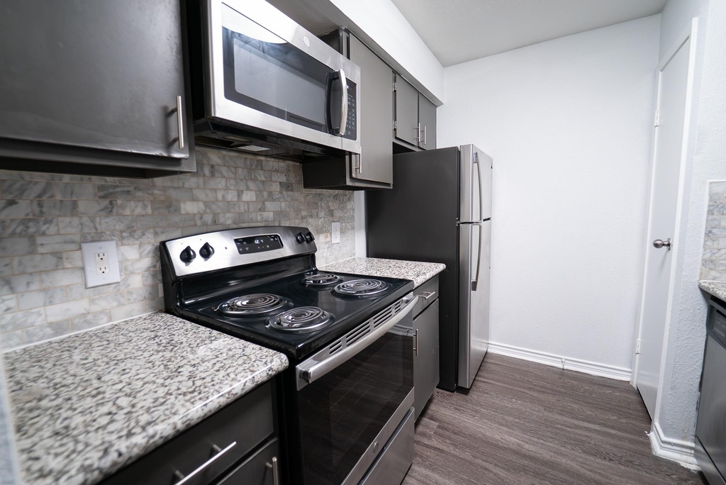 12300 Hymeadow Dr - Photo 12