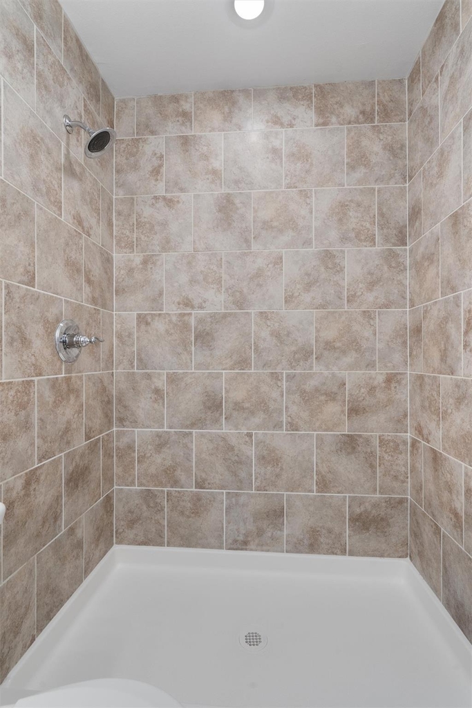 6211 Manor Rd - Photo 13