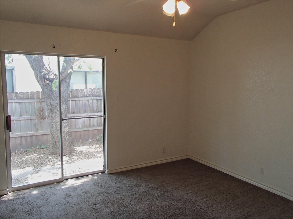 304 Tamara Dr - Photo 4