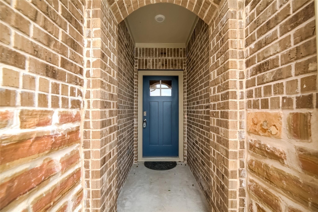 603 Bluffview Dr - Photo 2