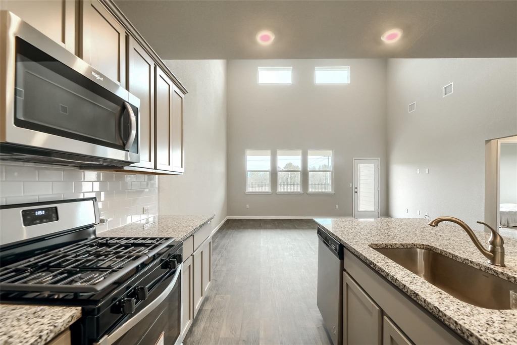 603 Bluffview Dr - Photo 4