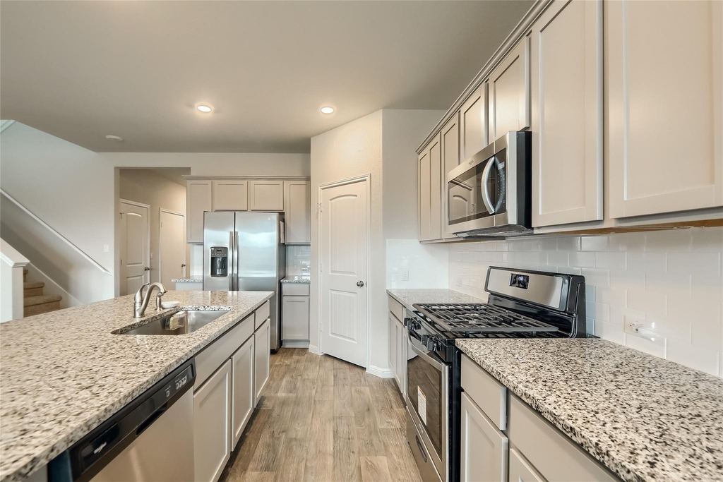 603 Bluffview Dr - Photo 9
