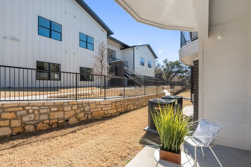 2450 Wickersham Ln - Photo 23
