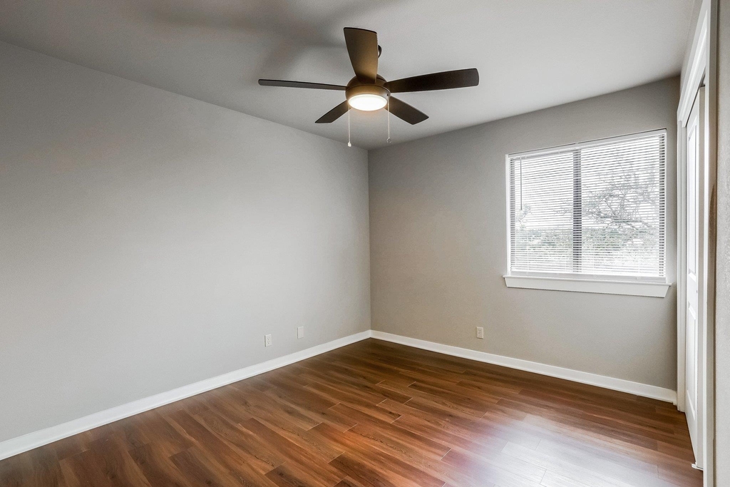 5909 Lago Vista Way - Photo 7