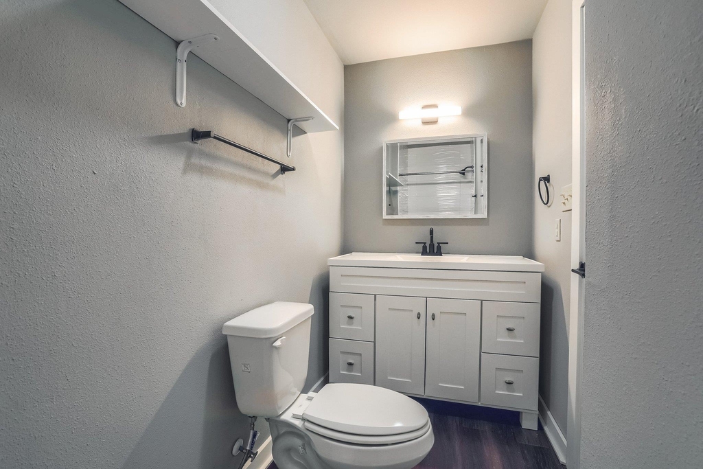 5909 Lago Vista Way - Photo 10