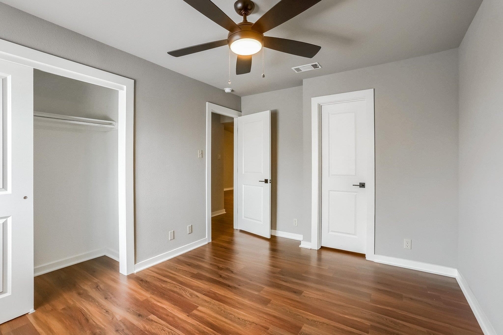 5909 Lago Vista Way - Photo 8